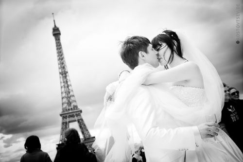 Flitterwochen in Paris. Hochzeitsfotograf Paris