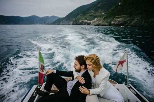 Wedding photos in the boat Tuscany