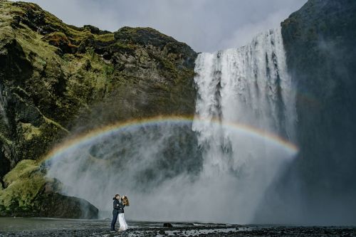 Hochzeitsfotos Regenbogen Wasserfall