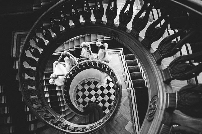 Kreative Hochzeitsfotos: Brautjungfern auf die Treppe  in Hannover