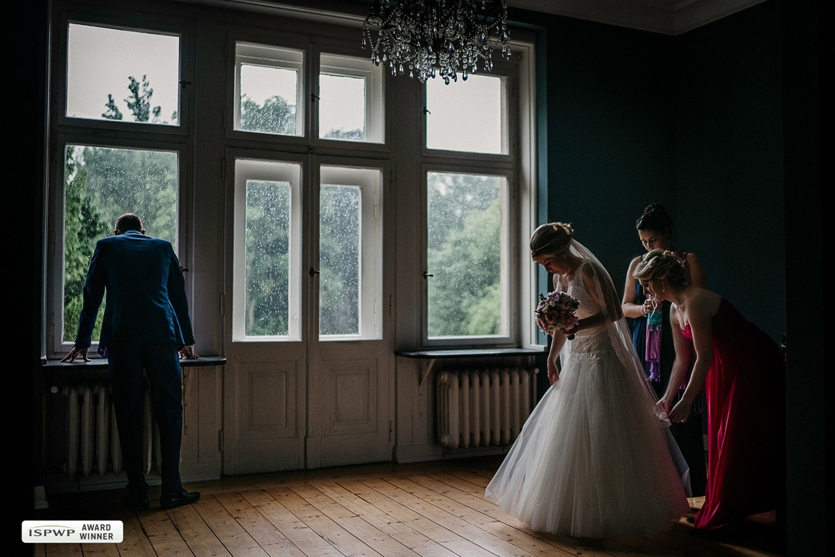 The International Society of Professional Wedding Photographers 