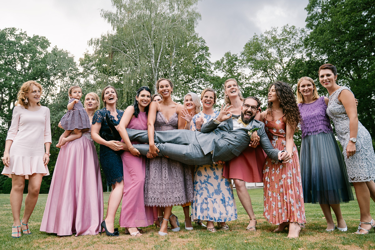 Hochzeit Hannover Gruppenfoto Gäste draußen