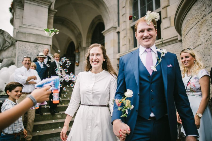 Natürliche Hochzeitsfotografie bei einer standesamtlichen Hochzeit in Hannover